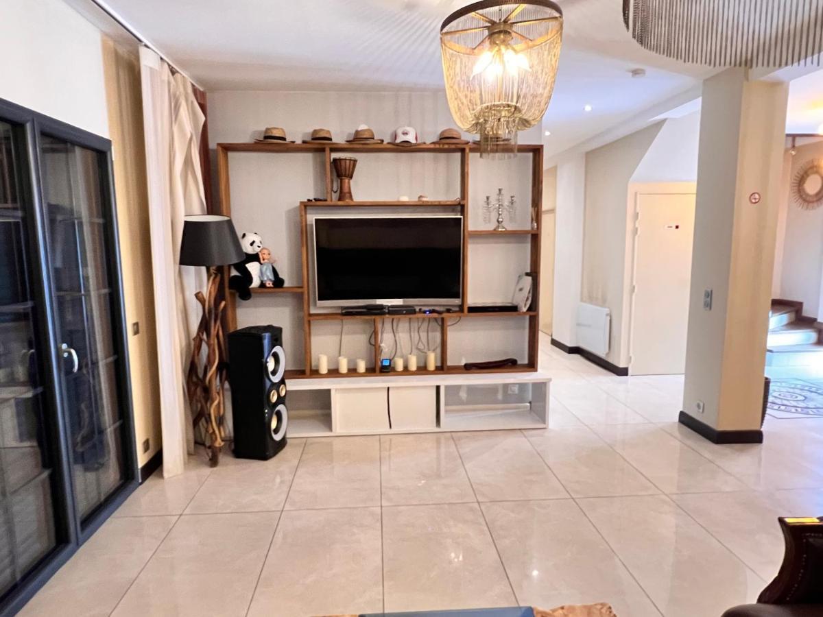 Paris Luxury - Cdg Aeroport Bed & Breakfast